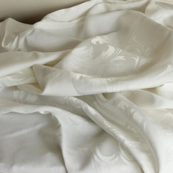 Vintage Tablecloth And Eight Napkins Set, White Damask Table Linens - Picture 7 of 10